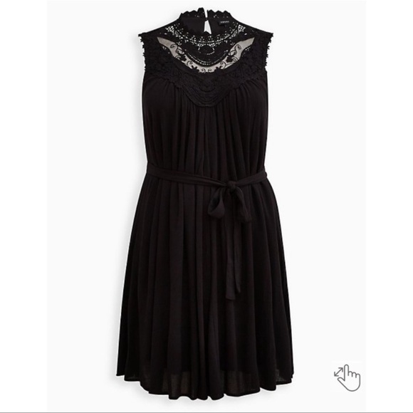 TORRID NWT MINI CRINKLE GAUZE CROCHET DRESS - Picture 3 of 6